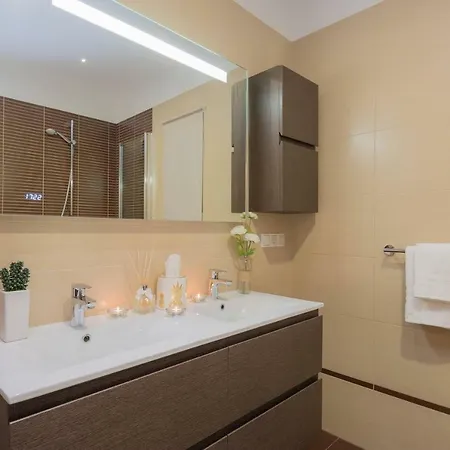 ヴィラ Rosa Ventorum With Private Pool Near Split *