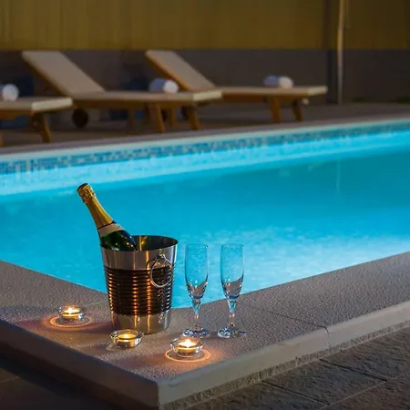 Rosa Ventorum With Private Pool Near Split Kaštela