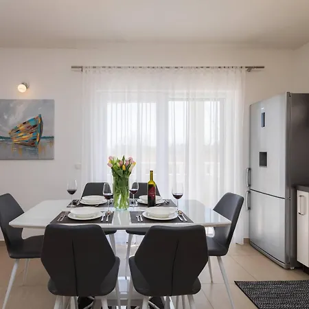 Rosa Ventorum With Private Pool Near Split *