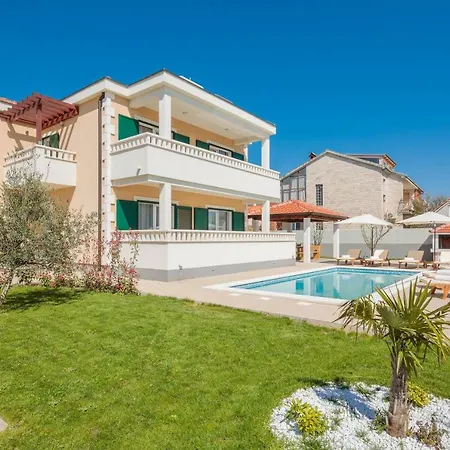 Rosa Ventorum With Private Pool Near Split Villa