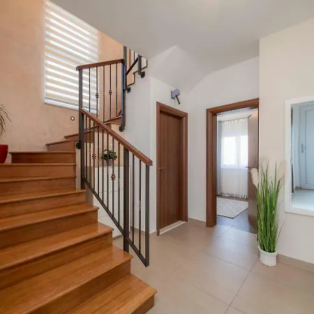 Villa Rosa Ventorum With Private Pool Near Split