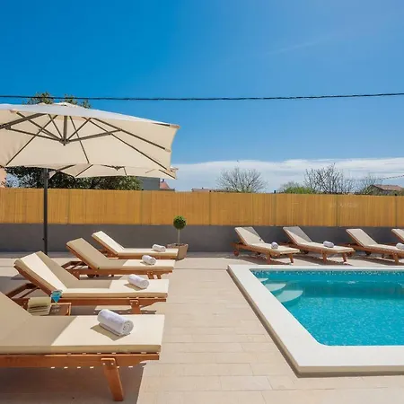 Rosa Ventorum With Private Pool Near Split