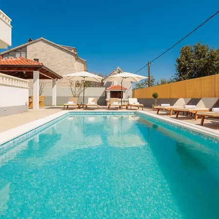 Willa Rosa Ventorum With Private Pool Near Split