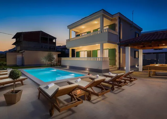 Rosa Ventorum With Private Pool Near Split Kaštela