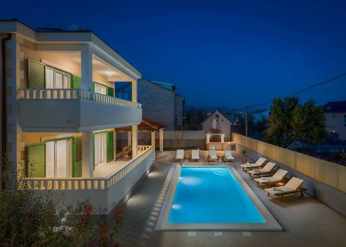 Rosa Ventorum With Private Pool Near Split Kaštela