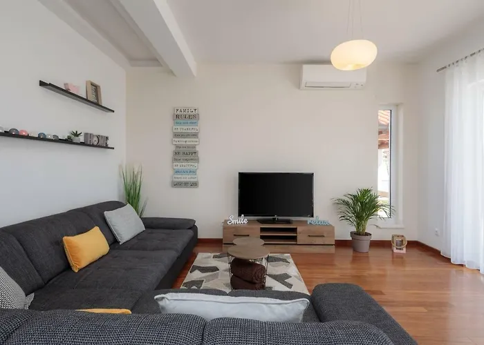 Rosa Ventorum With Private Pool Near Split Villa Kaštela