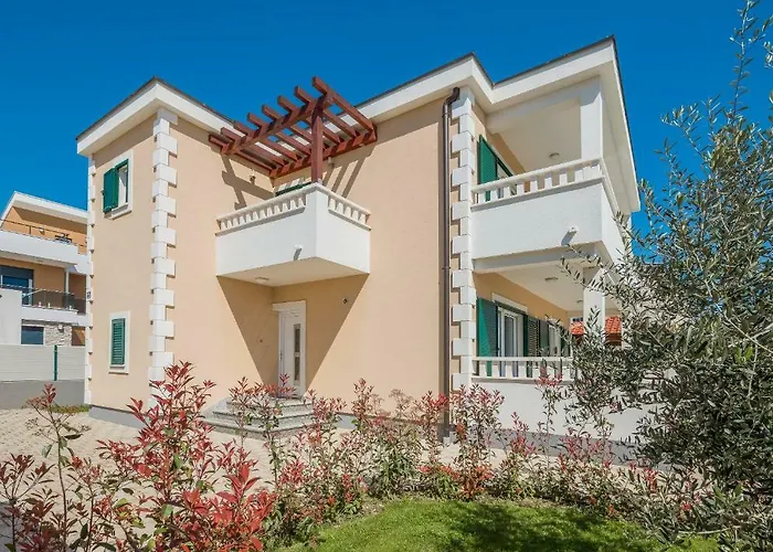 Rosa Ventorum With Private Pool Near Split