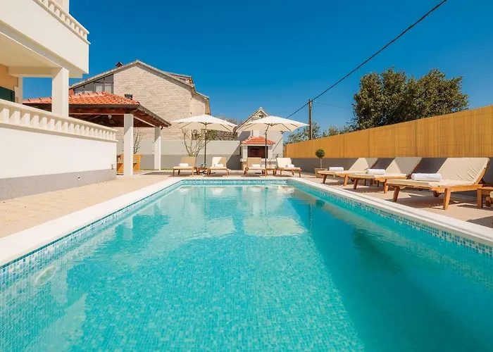 Villa Rosa Ventorum With Private Pool Near Split