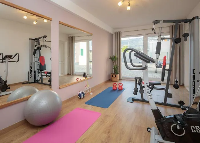 Rosa Ventorum With Private Pool Near Split Villa *