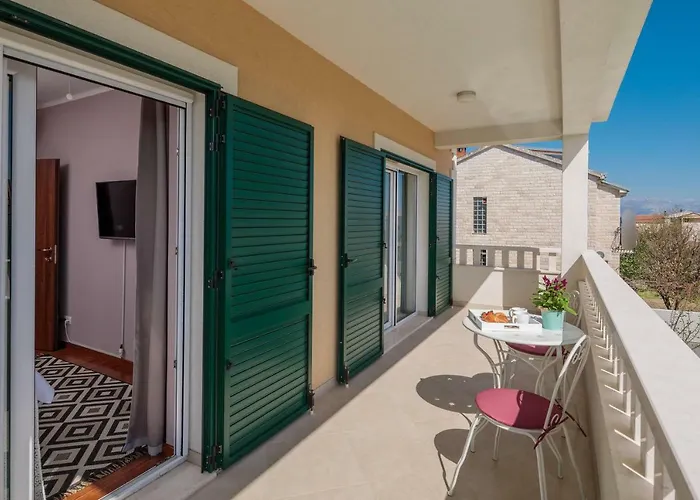 Villa Rosa Ventorum With Private Pool Near Split *