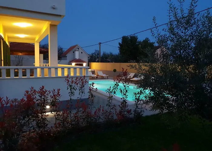 Rosa Ventorum With Private Pool Near Split Villa Kaštela